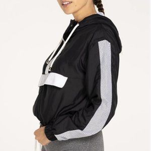 Eleven by Venus Black & White Pitch Windbreaker Pullover Jacket Activewear EUC